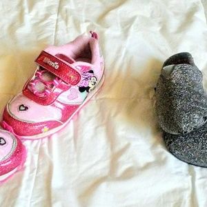 Minnie Mouse light-up shoes +sparkly Dawg, size 9